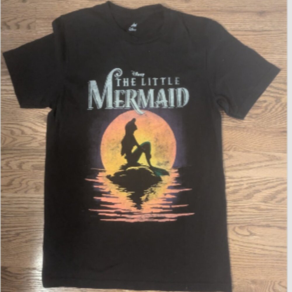 Disney Little Mermaid Ariel Unisex Shirt Small Black Short Sleeve Graphic T